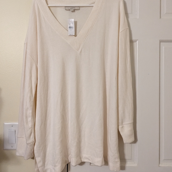 NWT LOFT Soft V Neck - Picture 2 of 6